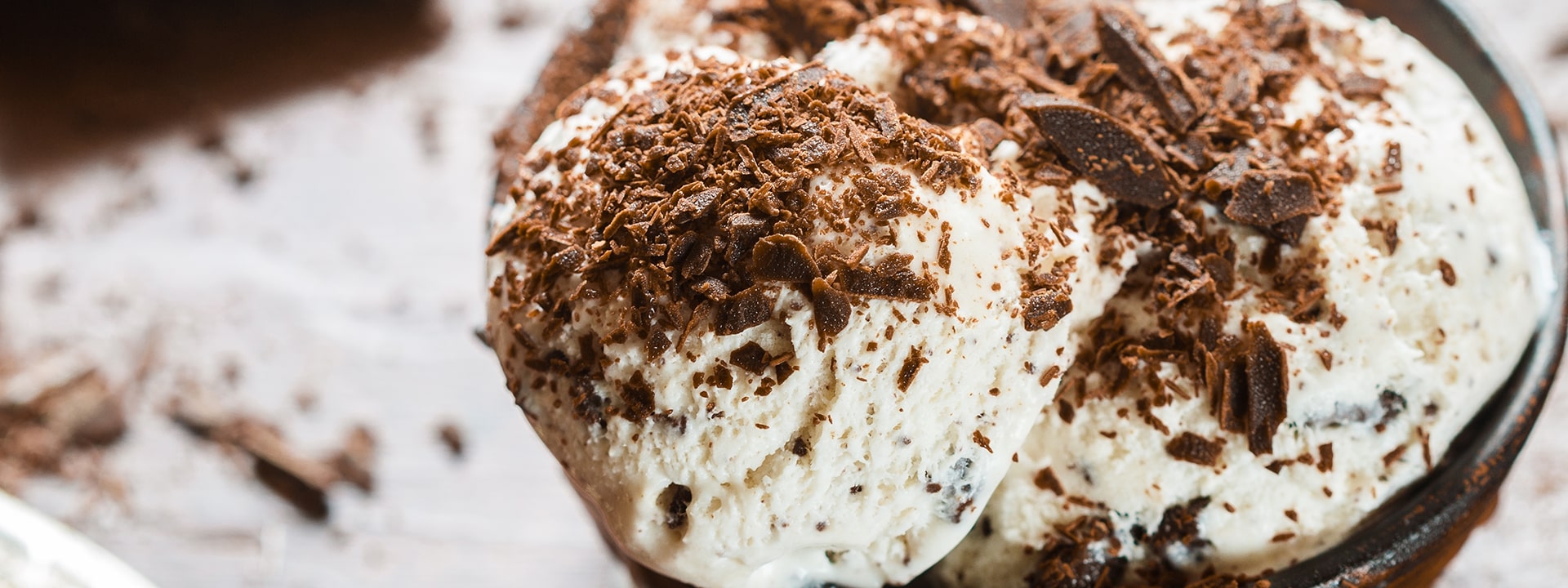 Helado Stracciatella Con Chocolate Corona