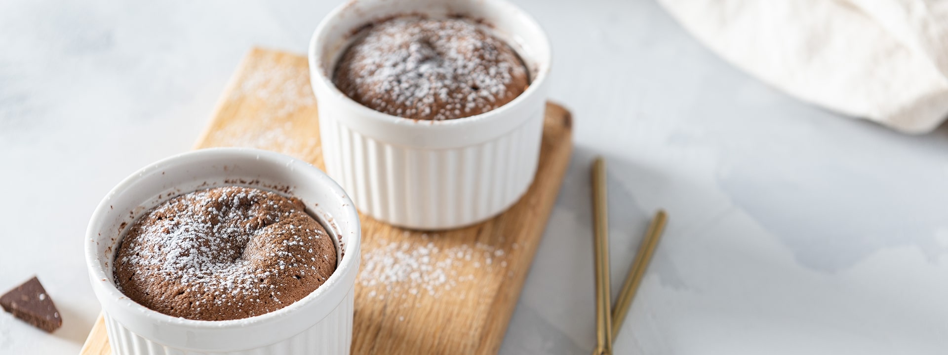 Postre De Soufflé De Chocolate Corona​