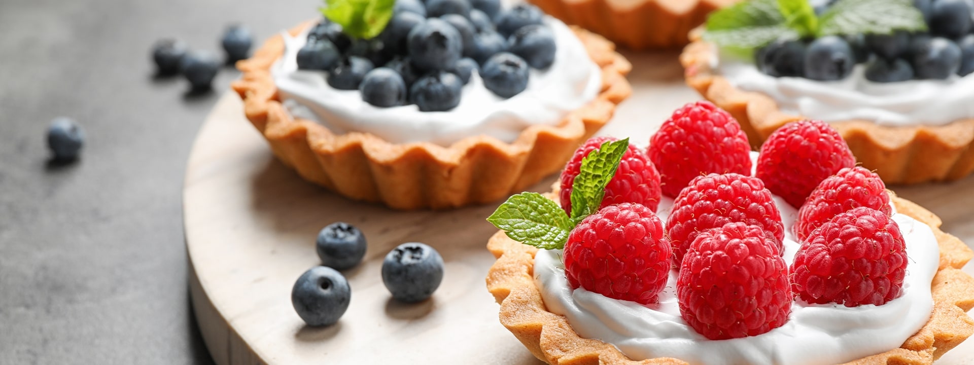 TARTALETA CON FRESAS Y CHOCOLATE BLANCO