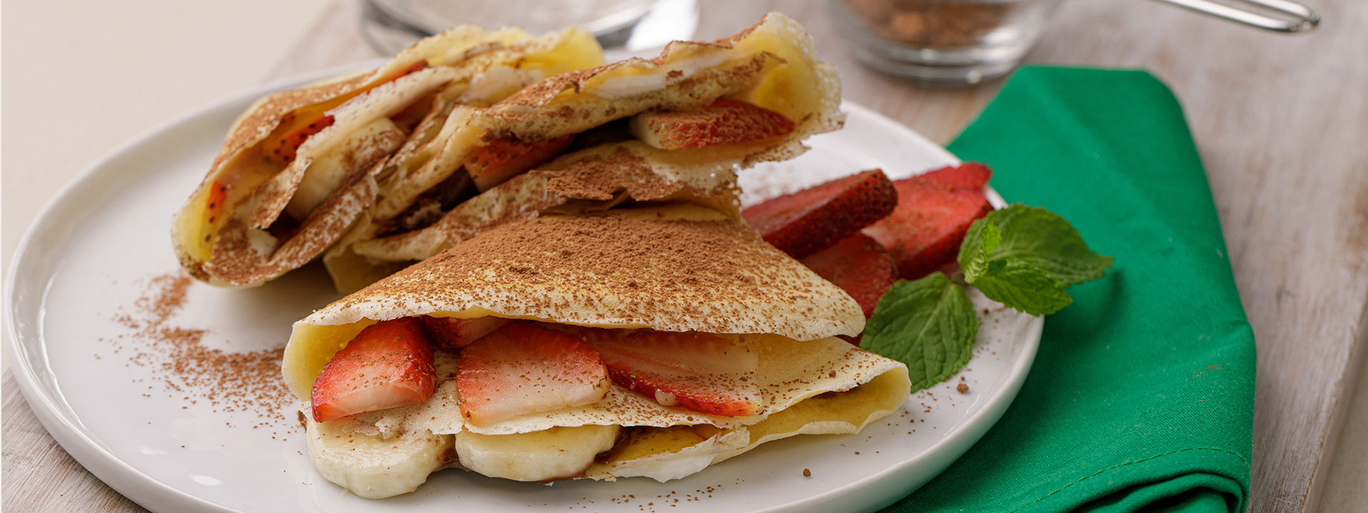 CREPPES CON BANANO Y FRESA