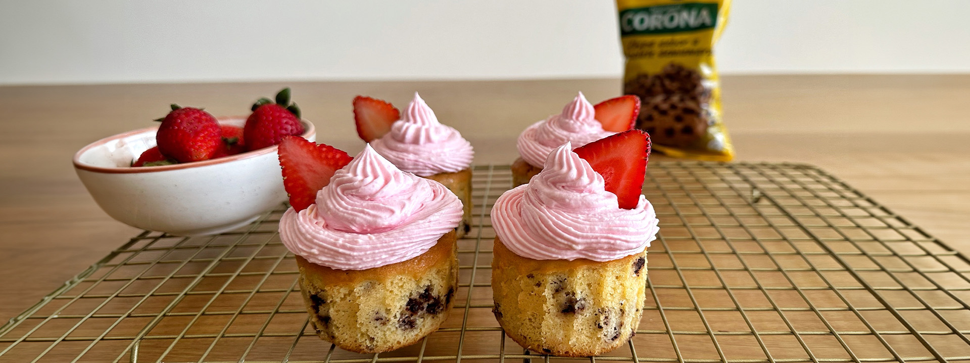 CUPCAKES DE CHOCOLATE Y FRESA