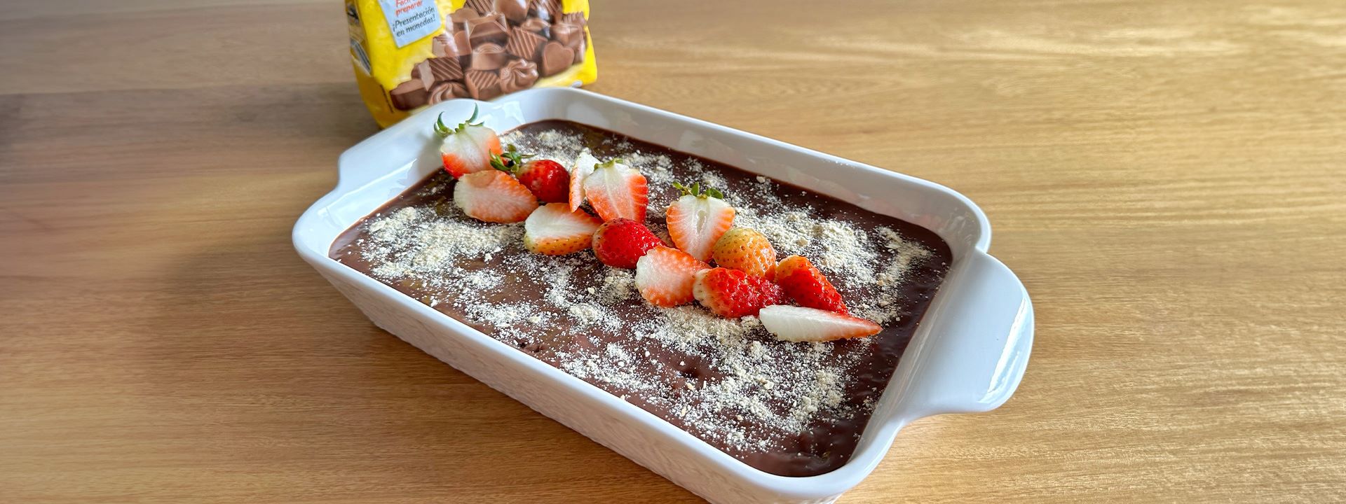 TORTA FRÍA DE CHOCOLATE CON FRESAS