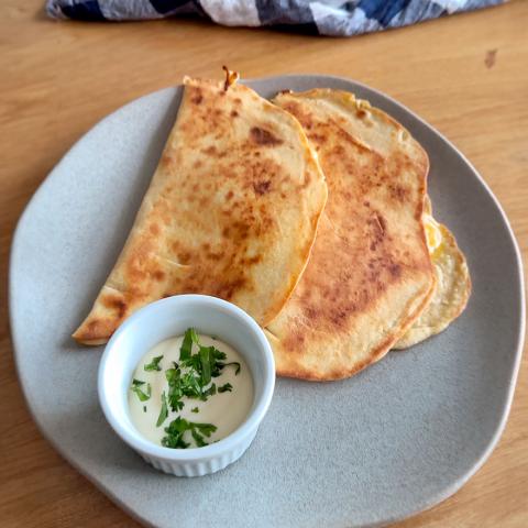 QUESADILLA CON DOS QUESOS