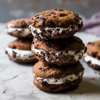 Galletas De Brownie Con Helado De Chocolate