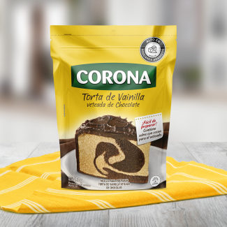 Torta de vainilla veteada de chocolate